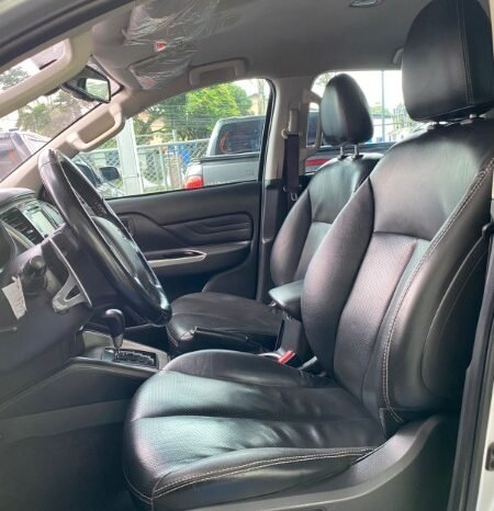 
								Mitsubishi L200 full									