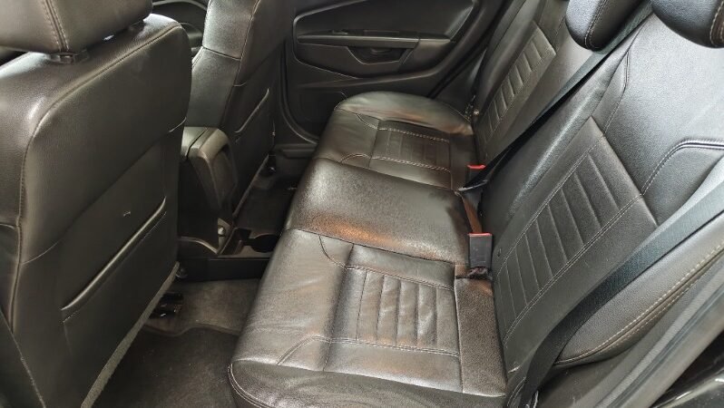
								Ford Fiesta Titanium full									