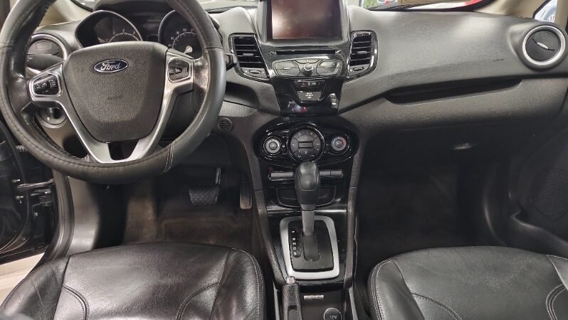 
								Ford Fiesta Titanium full									