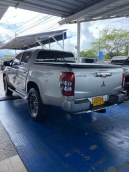 
										Mitsubishi L200 full									