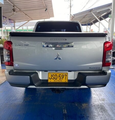 
								Mitsubishi L200 full									