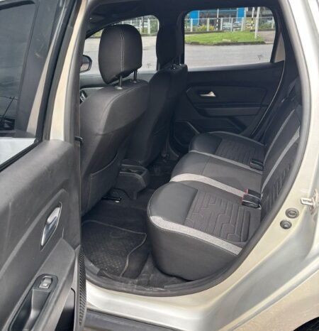 
								Renault Duster full									