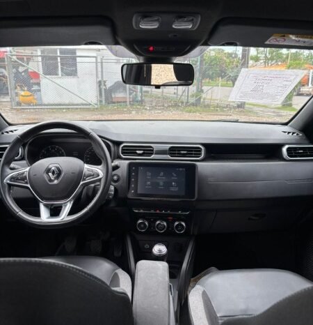 
								Renault Duster full									