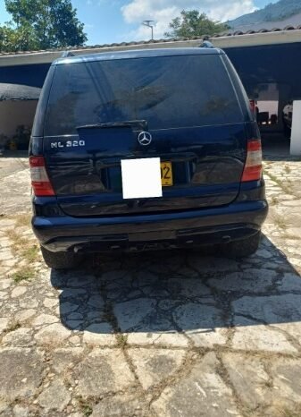 
								Mercedes-Benz ML320 full									