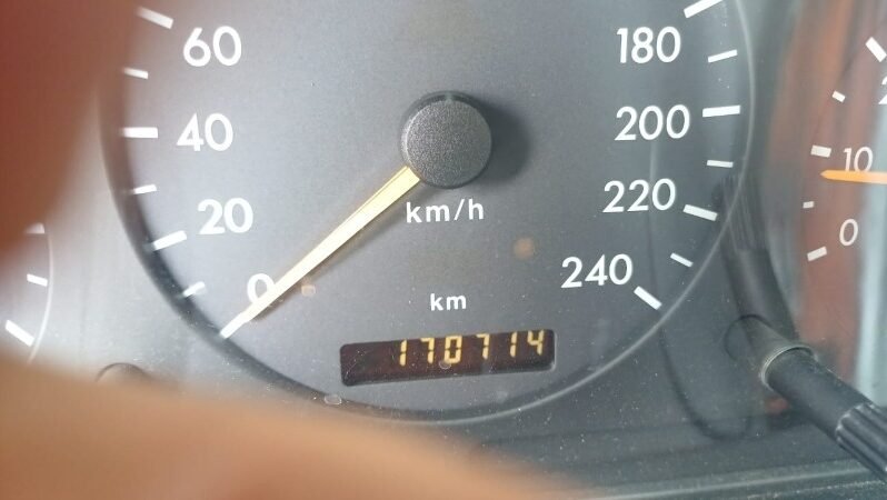 
								Mercedes-Benz ML320 full									