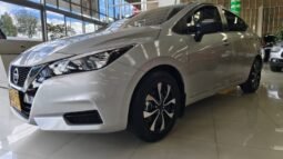 
										Nissan Versa full									