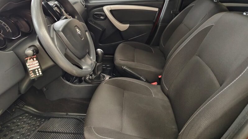 
								Renault Duster full									