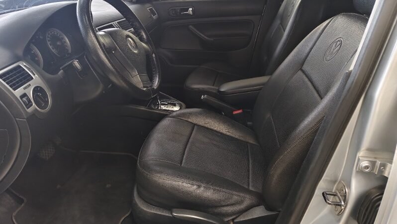 
								Volkswagen Jetta full									