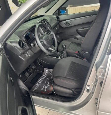 
								Renault Kwid full									