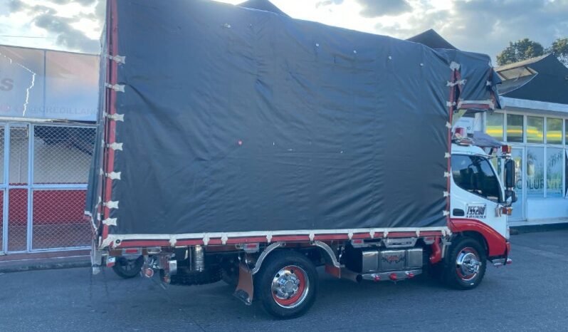 
								HINO CAMION HINO N300 DE ESTACAS full									