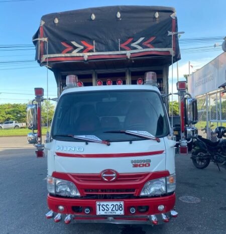 
								HINO CAMION HINO N300 DE ESTACAS full									