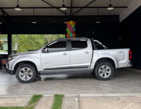 
								Chevrolet COLORADO full									