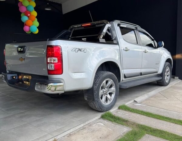 
								Chevrolet COLORADO full									