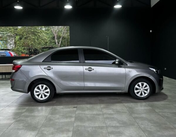 
								Kia Soluto full									