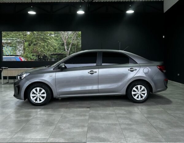 
								Kia Soluto full									