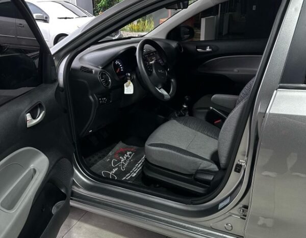
								Kia Soluto full									