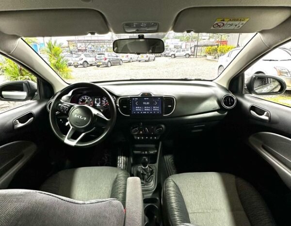 
								Kia Soluto full									
