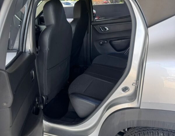 
								Renault Kwid full									