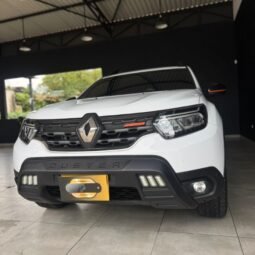 
										Renault Duster Iconic full									