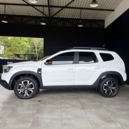 
										Renault Duster Iconic full									