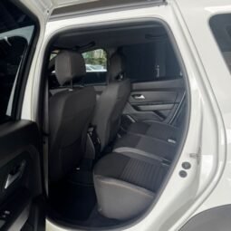 
										Renault Duster Iconic full									