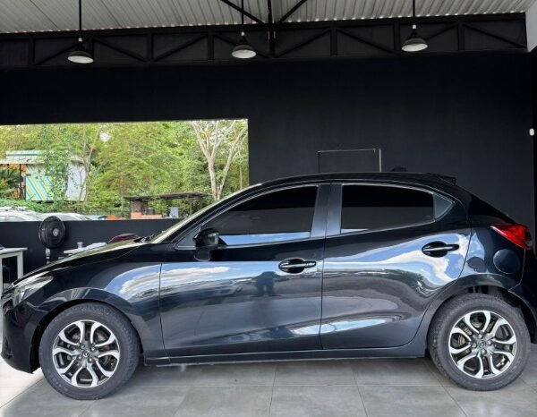 
								Mazda 2 gran touring full									