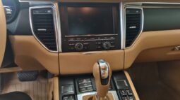 
										Porsche Macan full									