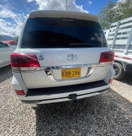 
								Toyota Land Cruiser full									