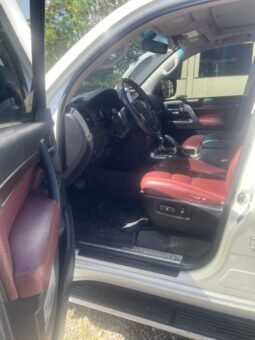 
										Toyota Land Cruiser full									