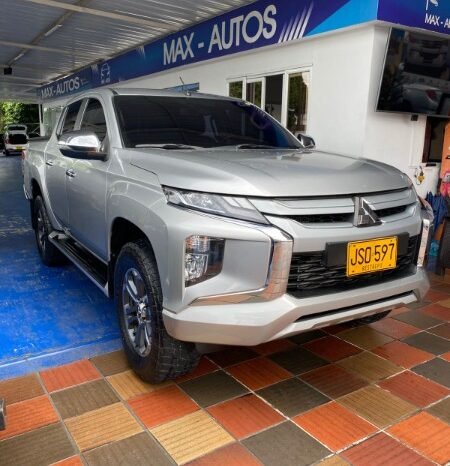 
								Mitsubishi L200 full									