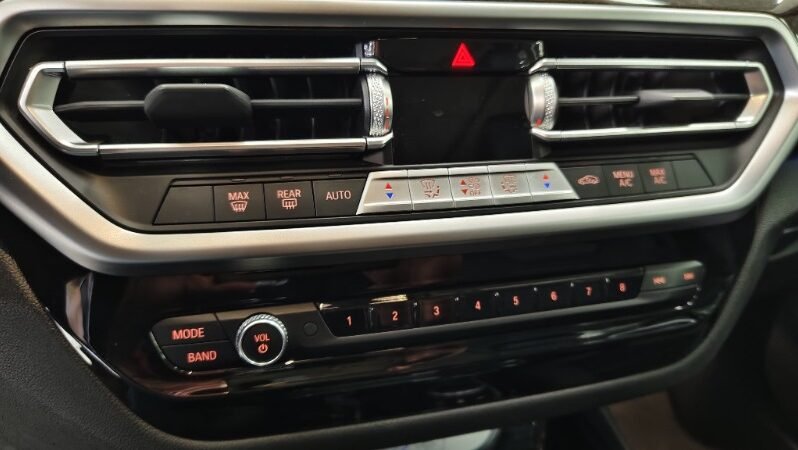 
								Mercedes-Benz X3 xDrive30i full									