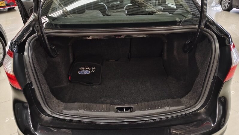 
								Ford Fiesta Titanium full									
