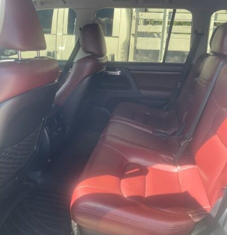 
								Toyota Land Cruiser full									