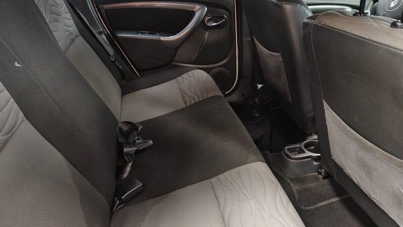 
								Renault Duster full									
