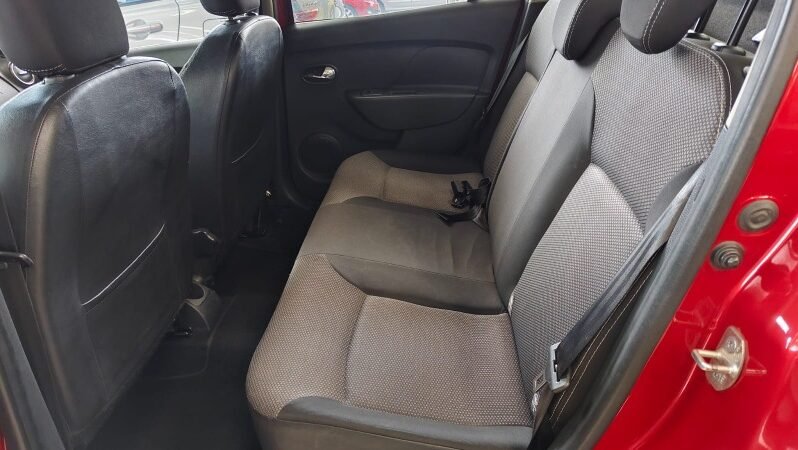 
								Renault Logan full									