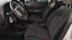 
										Nissan Versa full									