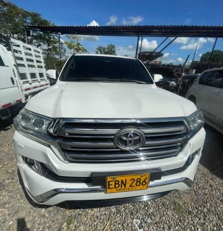 
								Toyota Land Cruiser full									