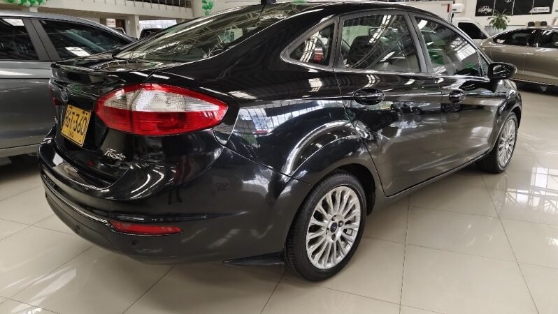 
								Ford Fiesta Titanium full									