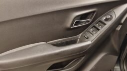 
										Chevrolet Tracker LS full									