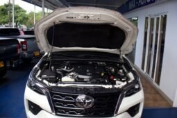 
										Toyota fortuner srv full									