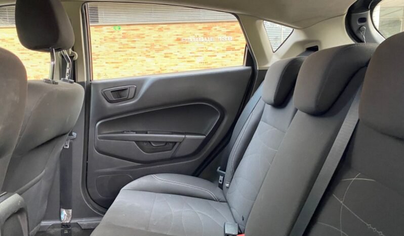 
								Ford ford fiesta se full									