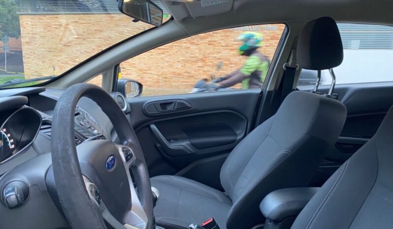 
								Ford ford fiesta se full									