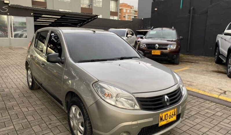 
								Renault Sandero full									