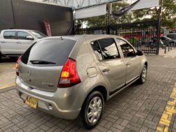 
										Renault Sandero full									
