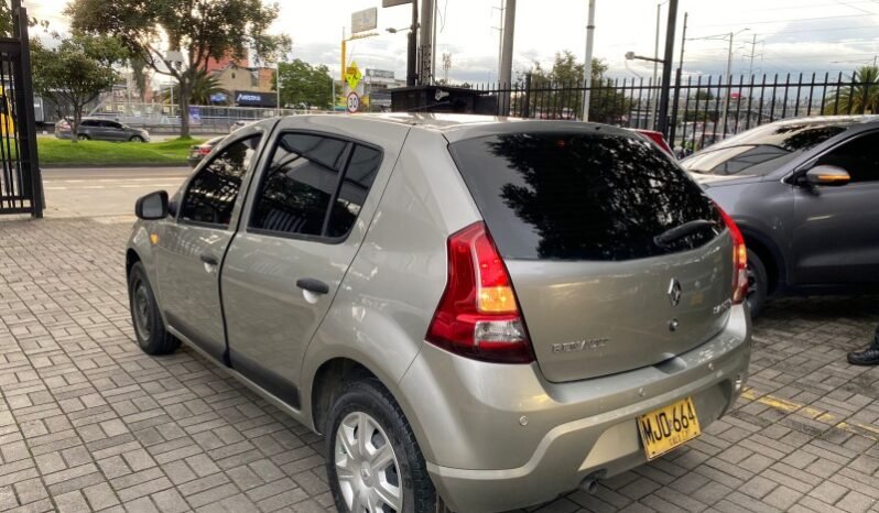 
								Renault Sandero full									
