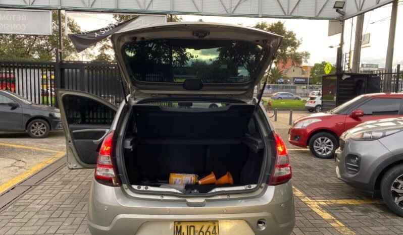 
								Renault Sandero full									