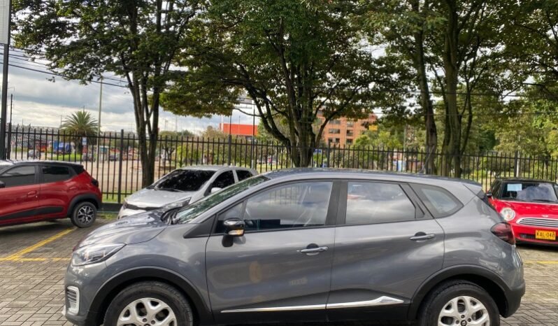 
								Renault captur zen full									