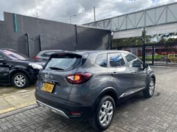 
										Renault captur zen full									