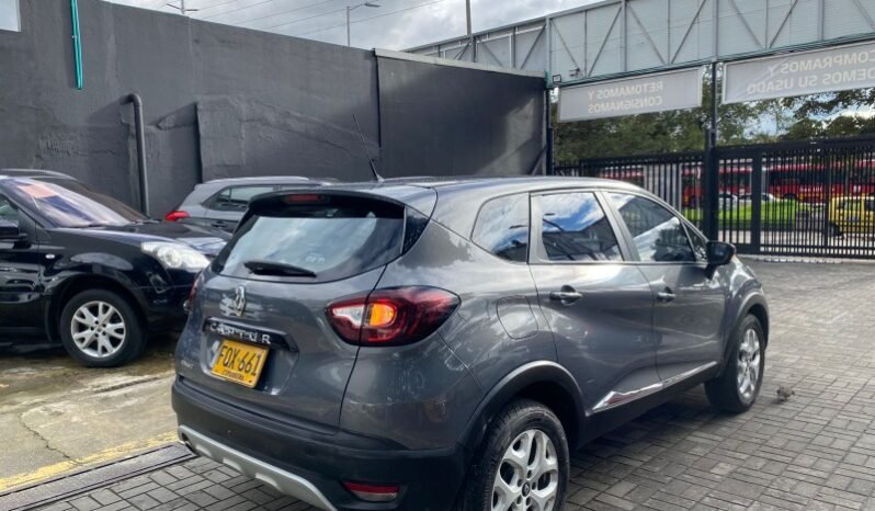 
								Renault captur zen full									