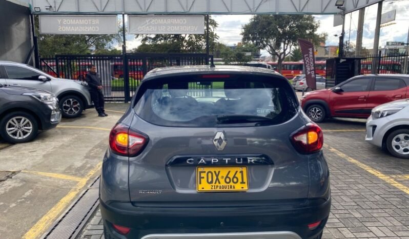 
								Renault captur zen full									